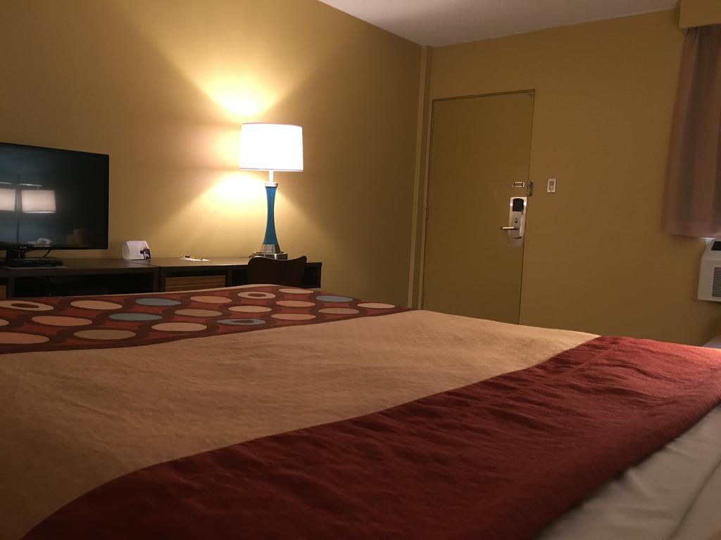 Super 8 By Wyndham Thunder Bay Motell Exteriör bild